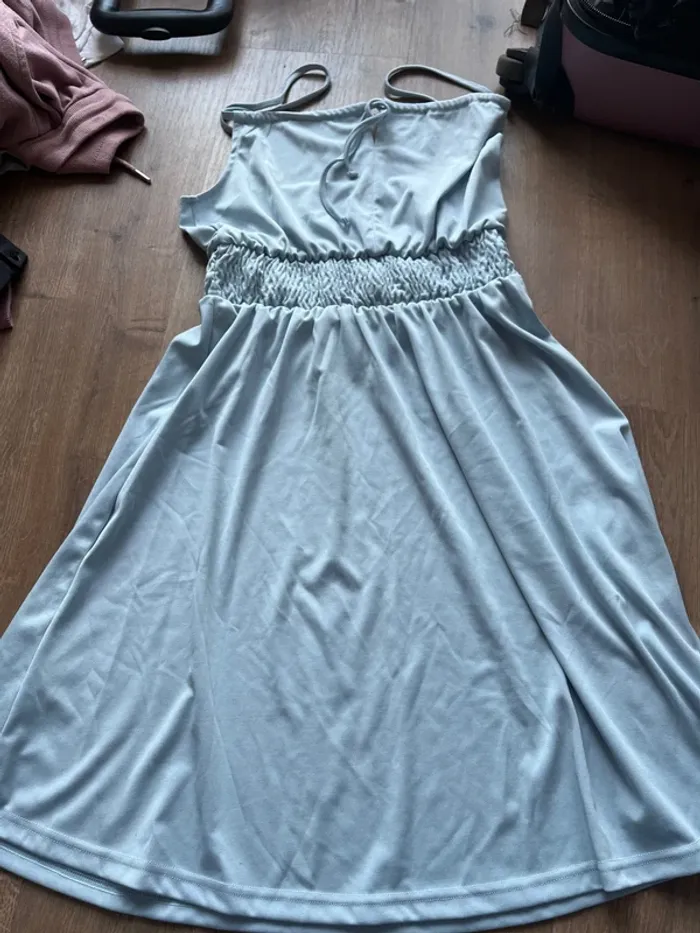 Robe bleu clair