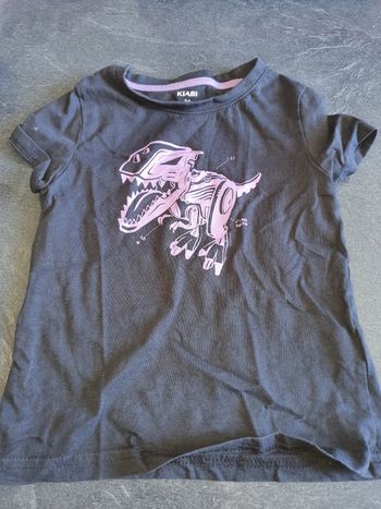 T-shirt dinosaure