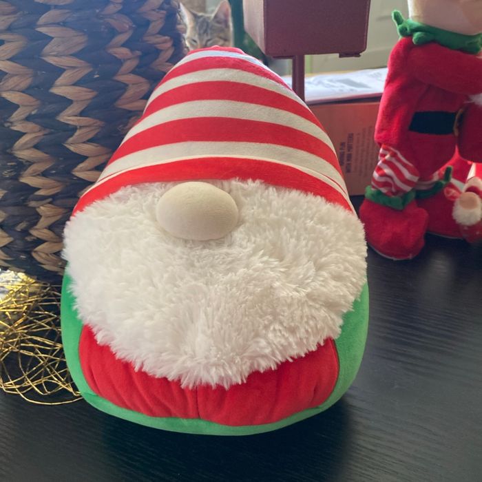 Lot décoration de Noël peluches et 3 bonnets père noël neufs - photo numéro 7