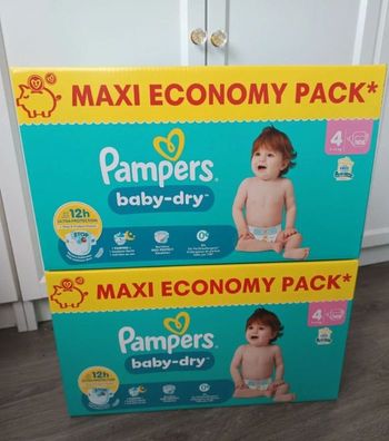 2 cartons de couches pampers taille 4
