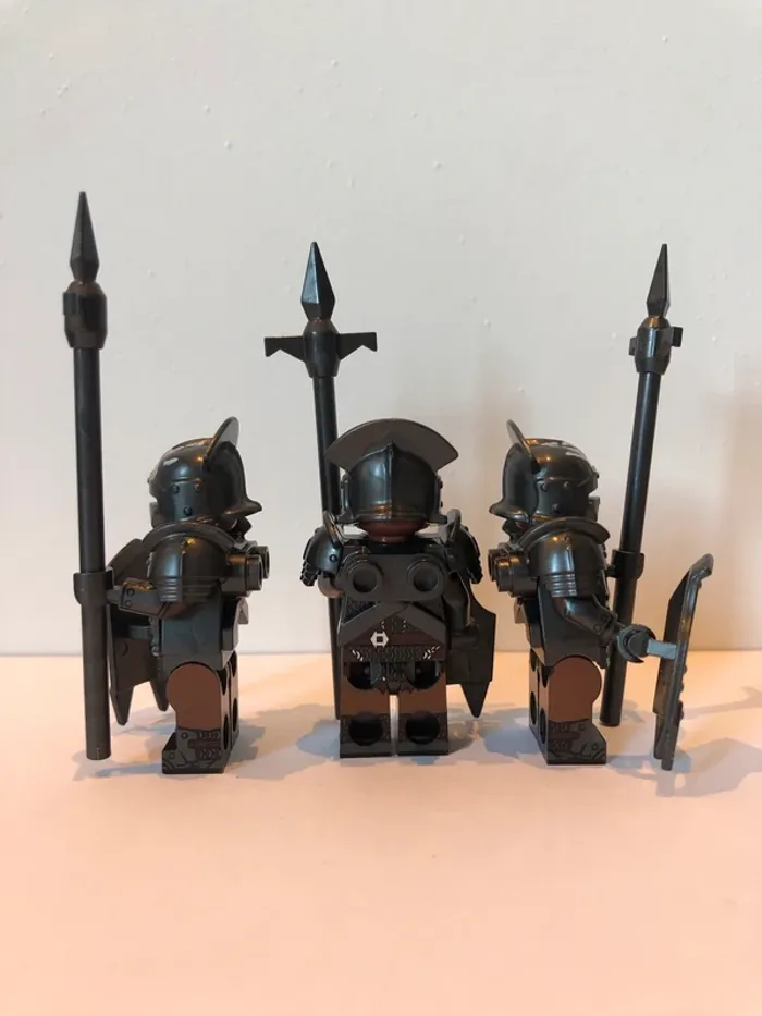 Figurine type lego 5 Orcs lanciers. le seigneur des anneaux - photo numéro 3