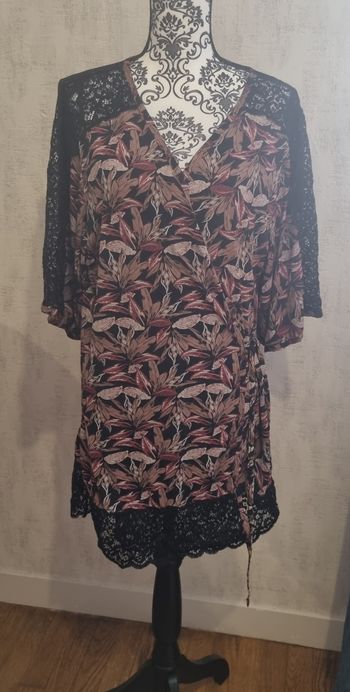 peignoir kimono marron motif automnale et dentelle noir taille 38/40