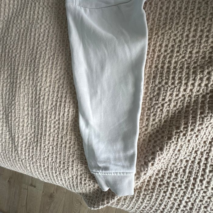 Sweat Kiabi taille 8 ans très bon état - photo numéro 4