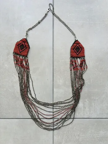 Magnifique collier sautoir en perles de rocaille