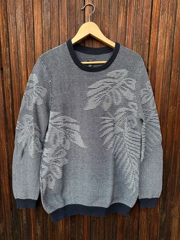 Pull motif feuillage