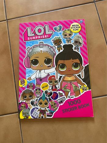 Livre 1000 stickers LOL neuf