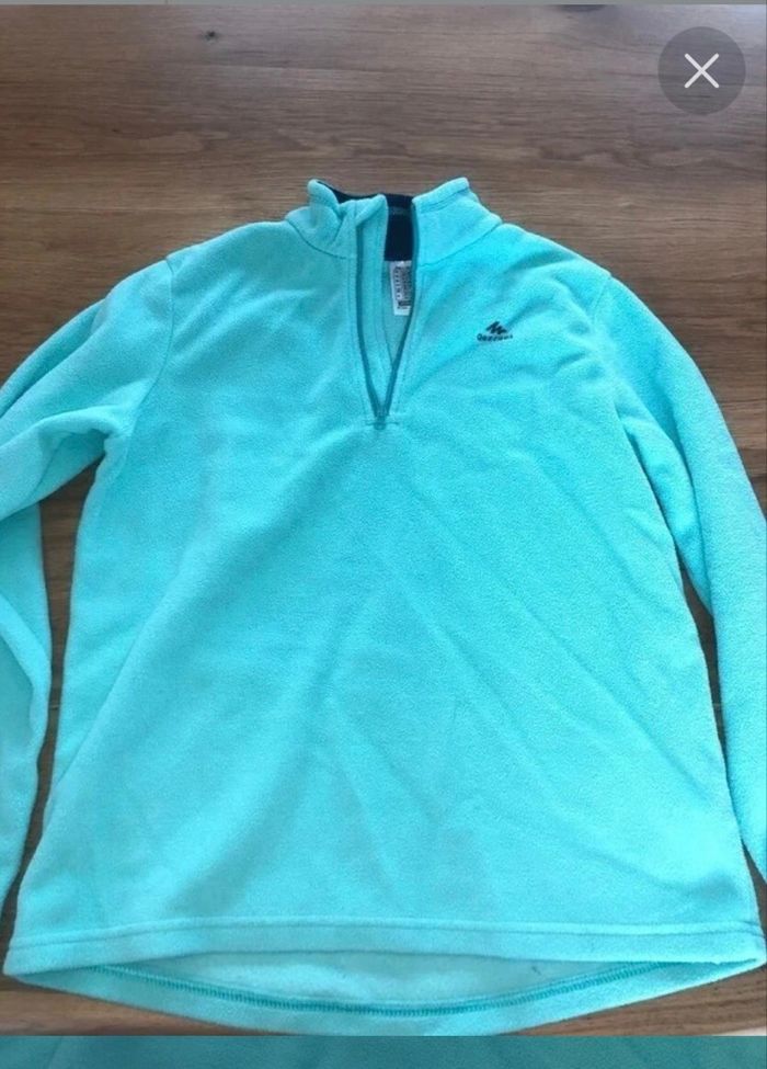 Pull polaire Quechua taille 12/13 ans en tbe à 5 euros
