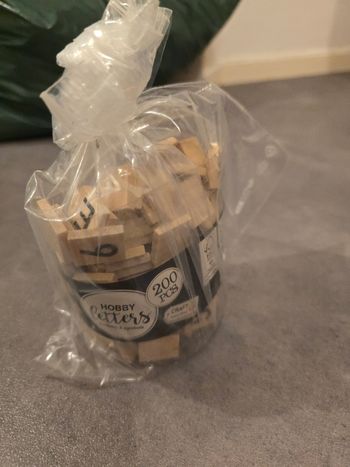 Lot de lettres en bois