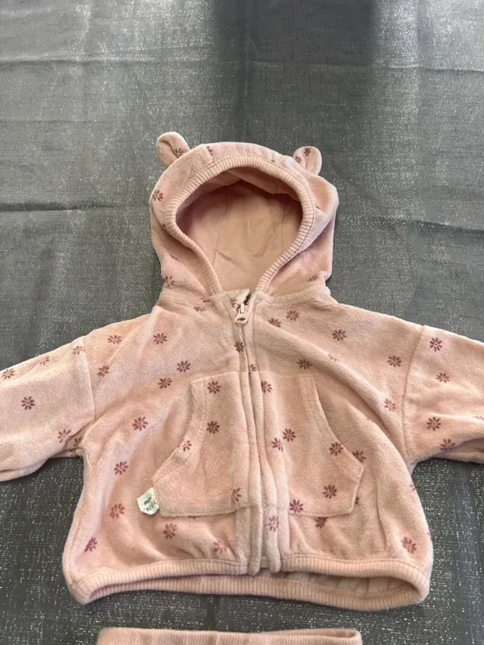 Ensemble de survêtement taille 1 mois - photo numéro 2