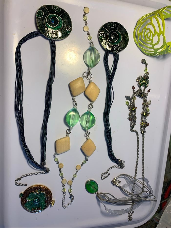 Gros lot bijoux verts ( voir descriptif) - photo numéro 8