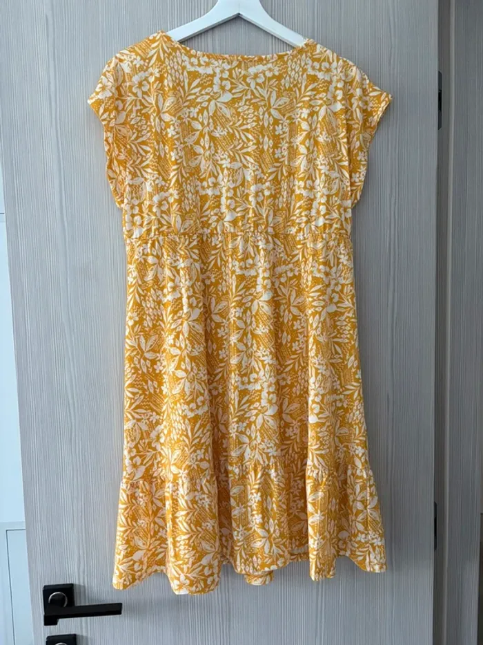 Robe la halle jaune moutarde et blanche taille L neuve - photo numéro 4