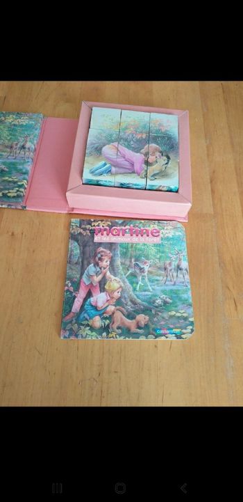 Coffret Martine. Livre cartonne et cubes puzzle bois