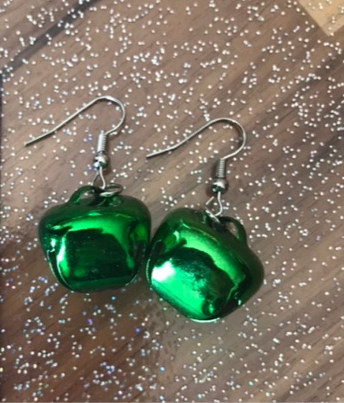 Boucles d’oreilles grelots verts