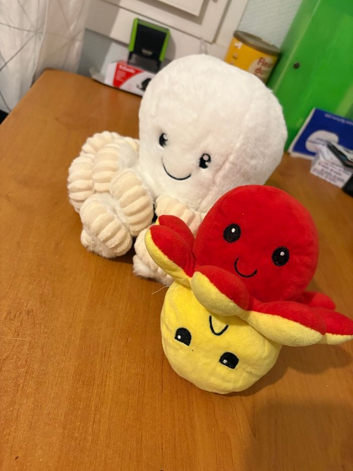 Lot 2 peluches pieuvres