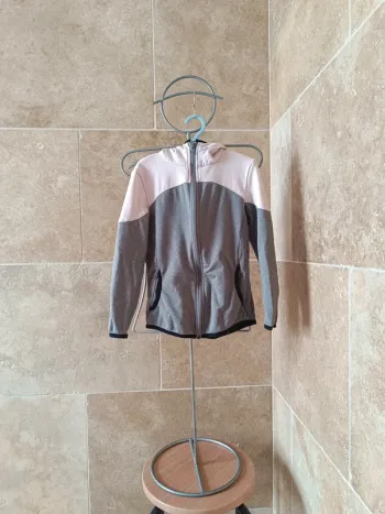 Gilet zippé fille 7-8ans decathlon