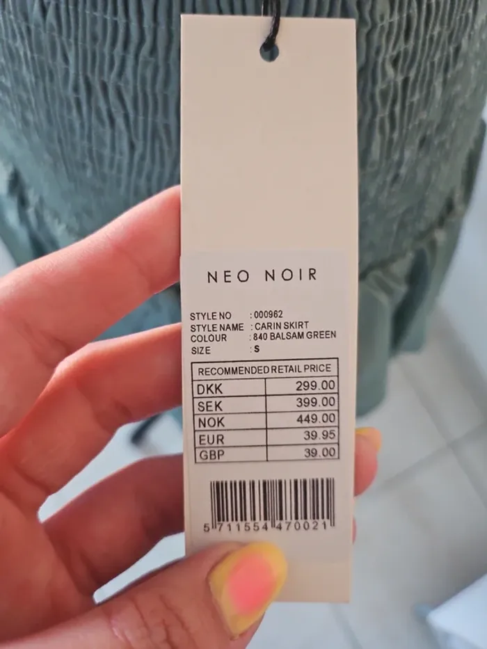 Jupe marque Néo noir - photo numéro 4