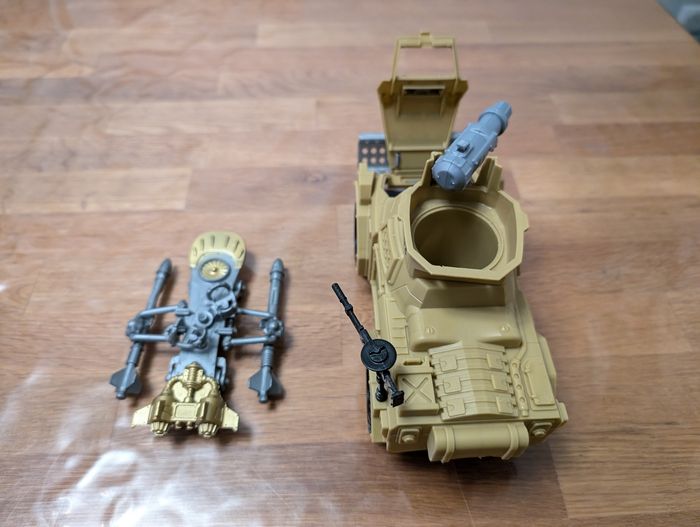 Lot militaire figurines 10 cm et véhicules - photo numéro 3