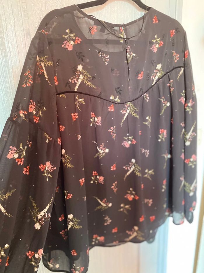 Blouse noir fleur - photo numéro 2