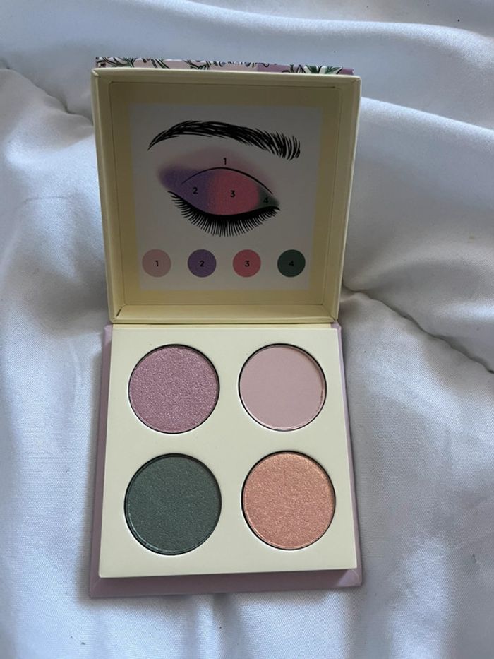 Palette de fard à paupière Yves Rocher édition limitée Fleurs des sentiers - photo numéro 2