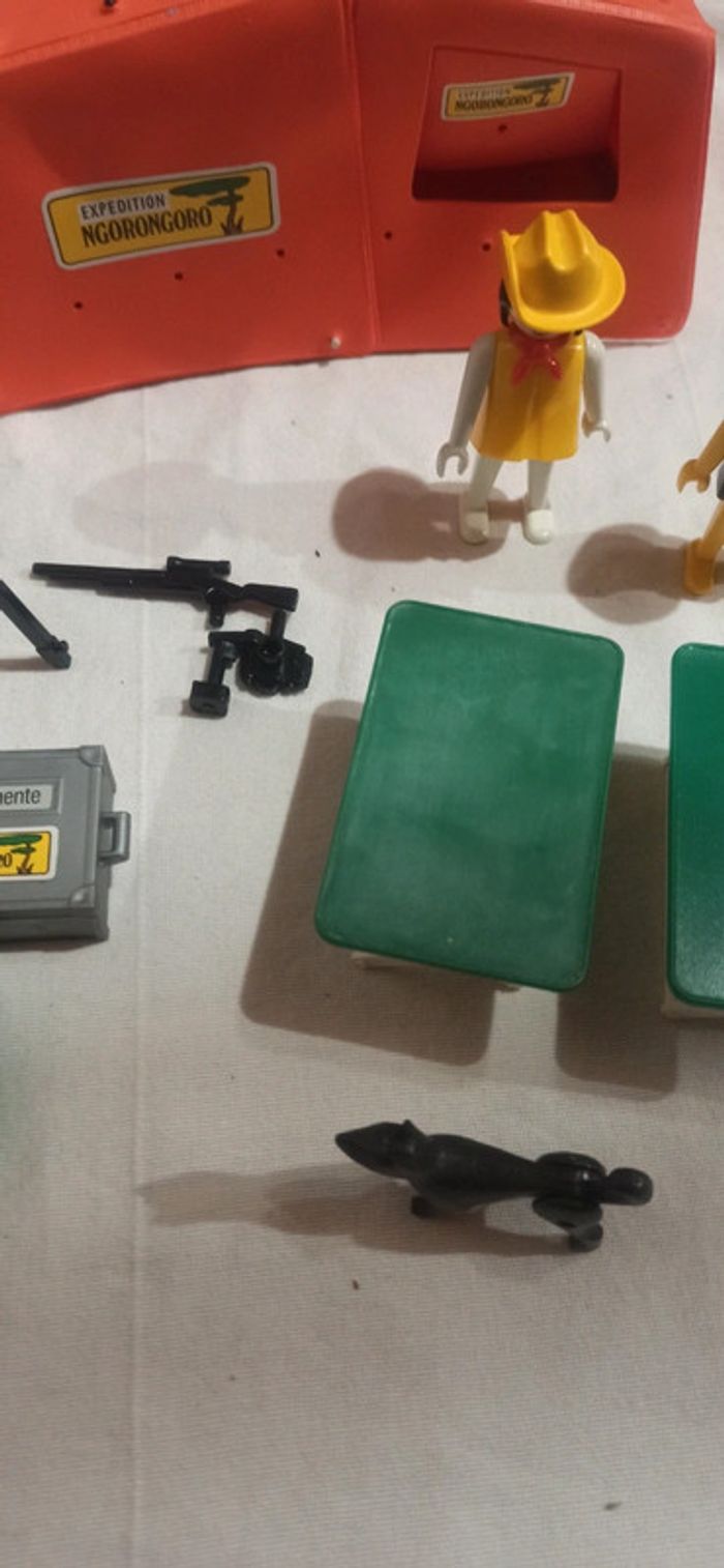 Campement avec tente de safari avec explorateurs aventuriers et accessoires vintage playmobil - photo numéro 4