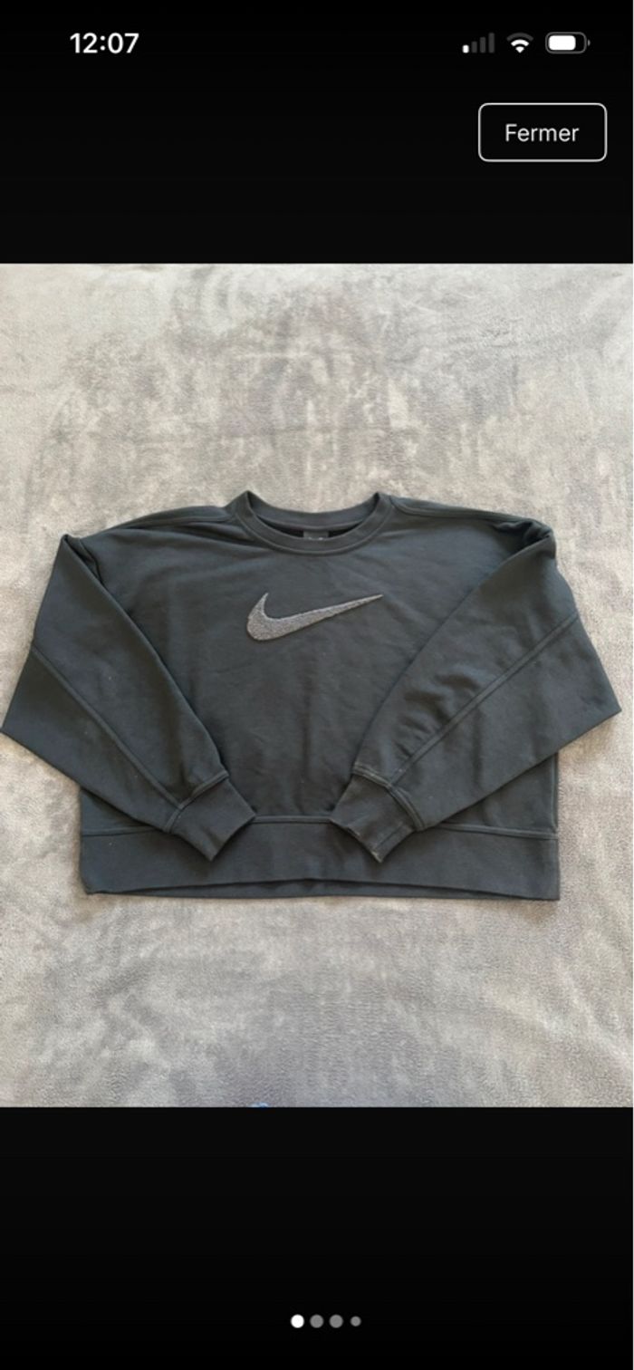 Pull Nike Femme Noir Taille M Très Bon État - photo numéro 1
