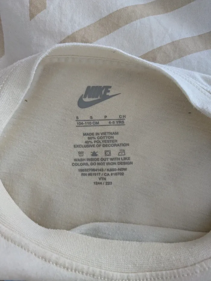 T-shirt Nike Crème Logo Graphique Bleu - Taille 4-5 Ans (Petite Tache) - photo numéro 4