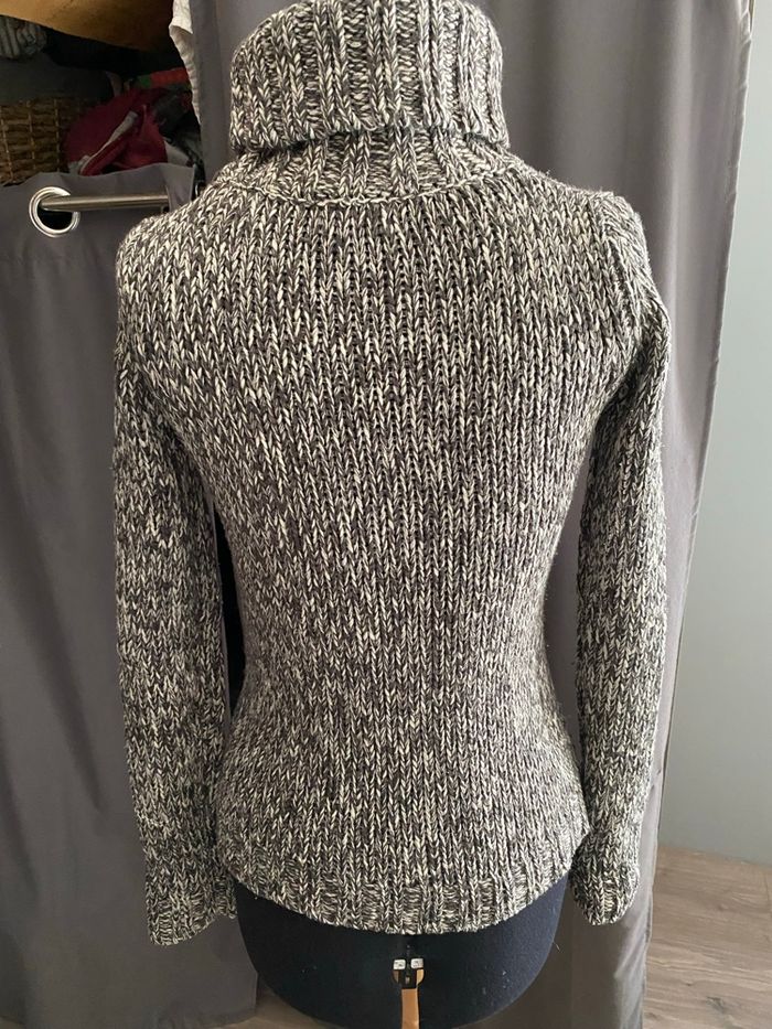 Pull col roulé état neuf - photo numéro 4