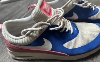 Basket Nike femme taille 39 airmax