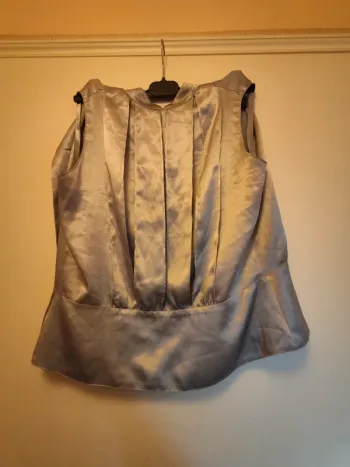 Magnifique top gris argenté