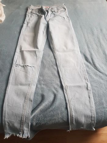 Jean délavé effet destroy T.34