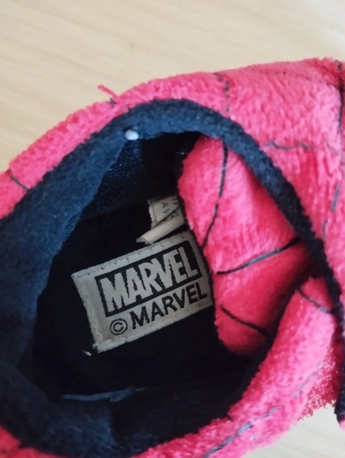 chausson spiderman marvel pointure 21/22 - photo numéro 4