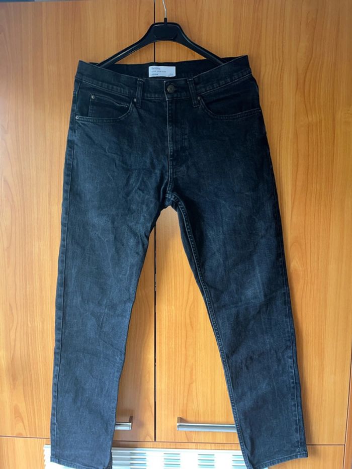 Jean slim noir uni Bershka 40