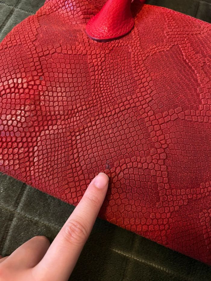 Sac à main rouge motif crocodile - photo numéro 6