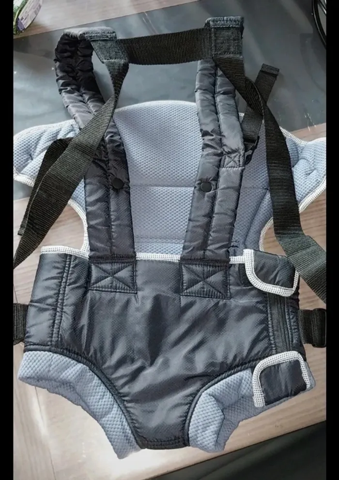 Porte bébé Safety 1st by Baby Relax. Excellent état. Taille 0+ de la naissance à 9kg - photo numéro 2