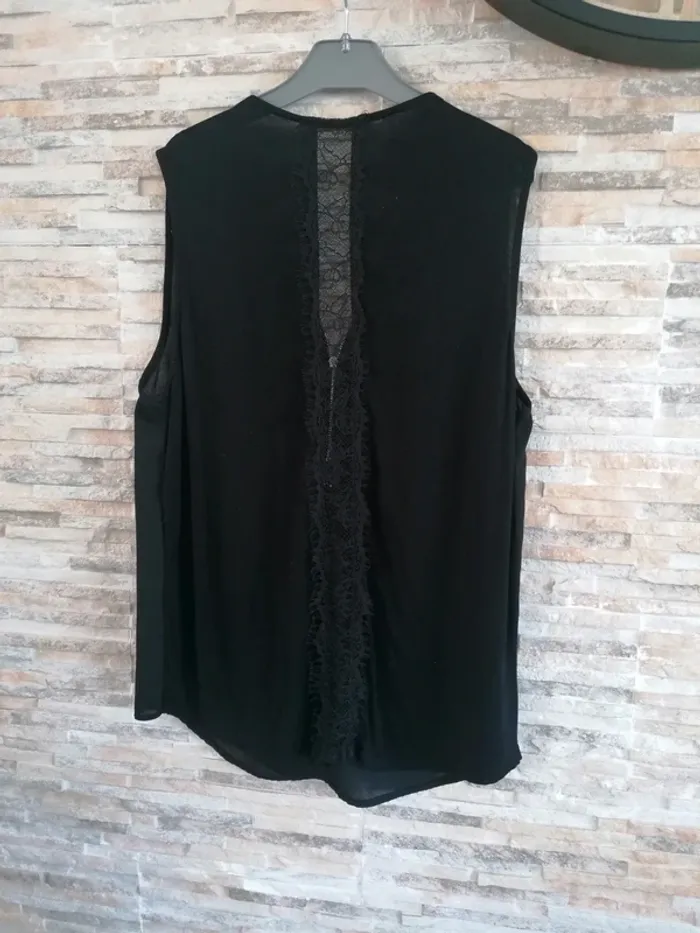 Blouse / haut noir  avec dentelle gemo taille 38 - photo numéro 11