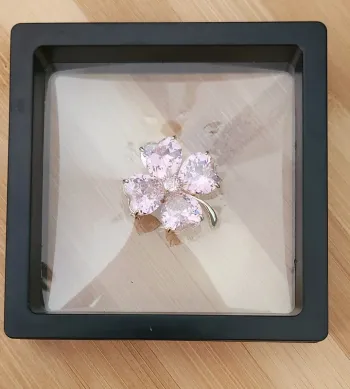 Broche trèfle 🍀 rose neuve