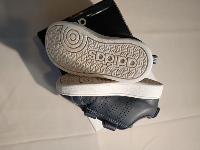 Chaussures garçon Adidas pointure 23 - photo numéro 3