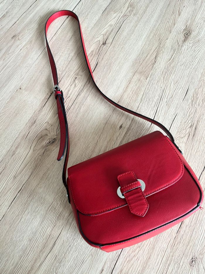 Sac bandoulière en cuir rouge H&M