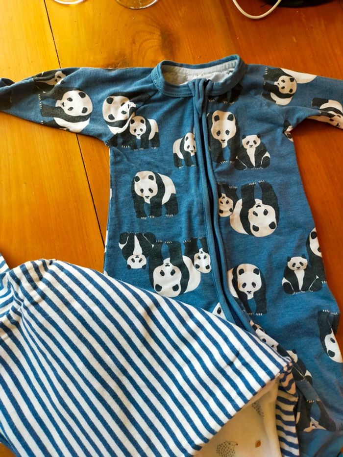 Lot de pyjamas - photo numéro 3