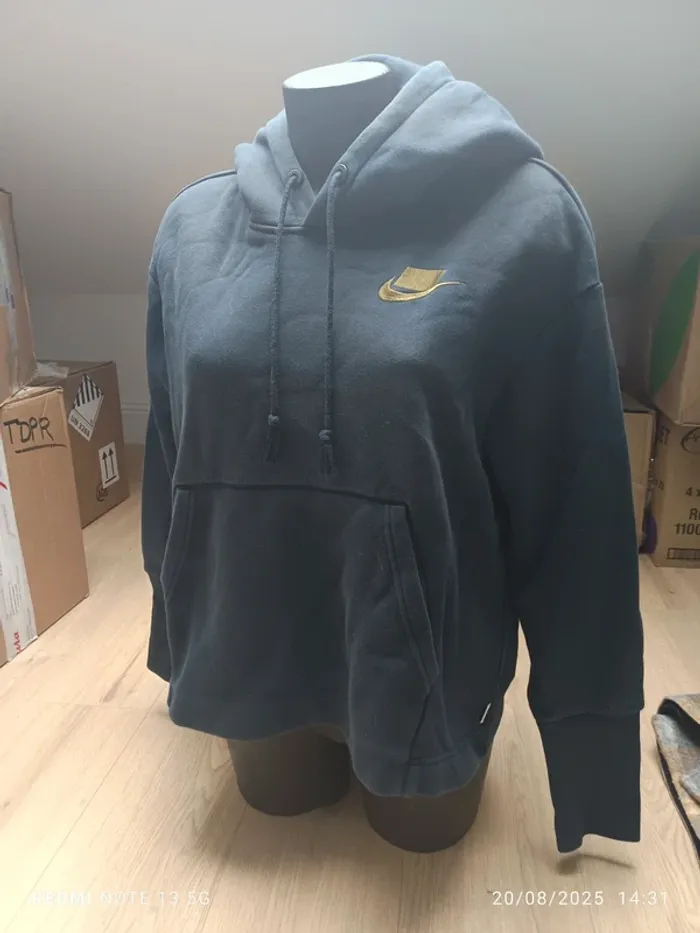 Magnifique pull Nike bleu marine taille M