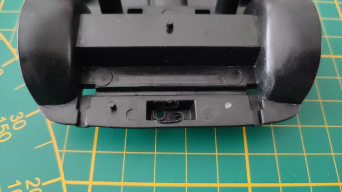 Châssis inférieur pièce détachée miniature Solido Peugeot 206 cc 1/18 1/18e 1/18ème #C13 - photo numéro 2