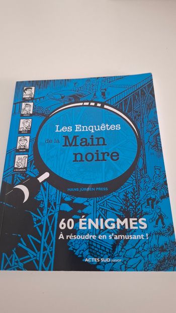 Livre les enquêtes de la main noire