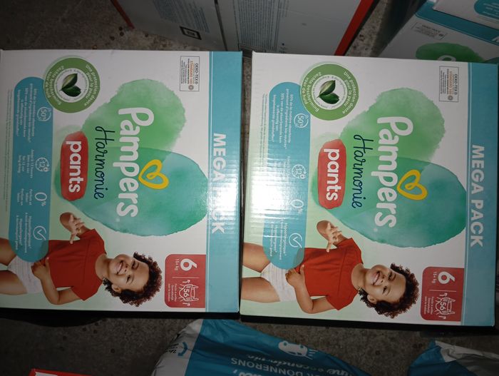 Couches Pampers