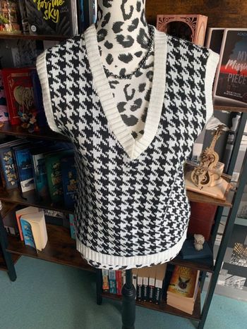 Pull sans manche cache cache