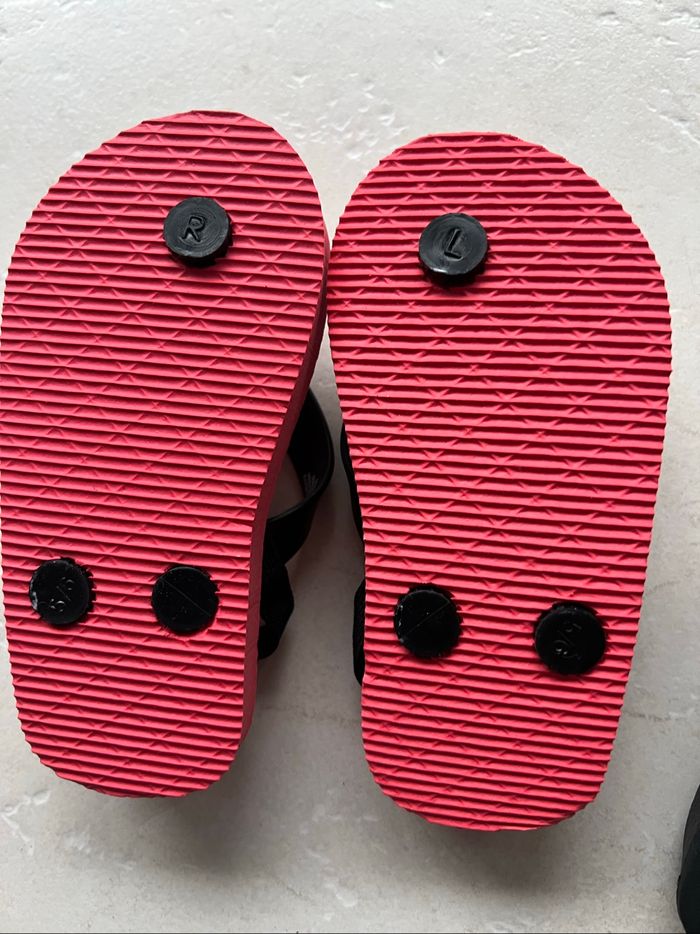 Deux paires de sandales taille  23 - photo numéro 6