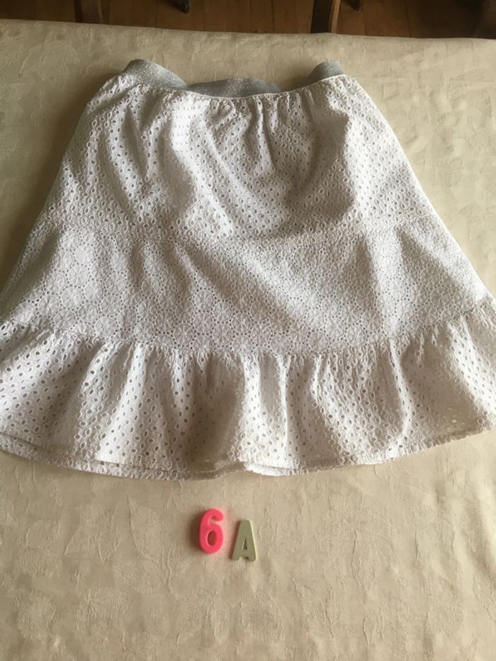 Belle jupe broderie anglaise - 6 ans