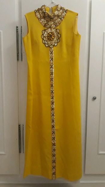 Robe de soirée longue taille 40 42 jaune avec des perles
