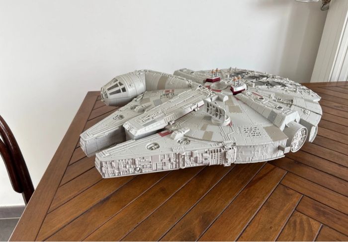 Millennium Falcon 2008 Hasbro Legacy Collection Star Wars - très bon état