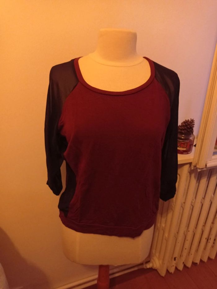 Très jolie haut bordeaux manche noir transparente - photo numéro 2