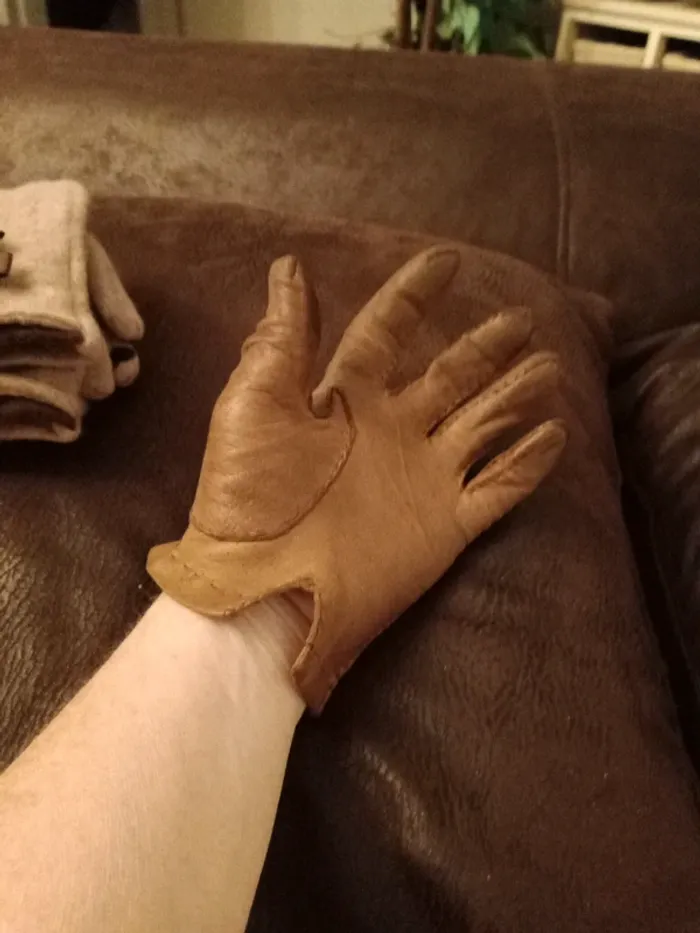 Pair de gants en cuir vintage - photo numéro 3